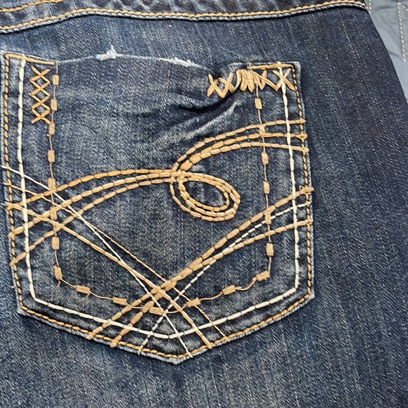 Women’s Jeans - Picture 4 of 7